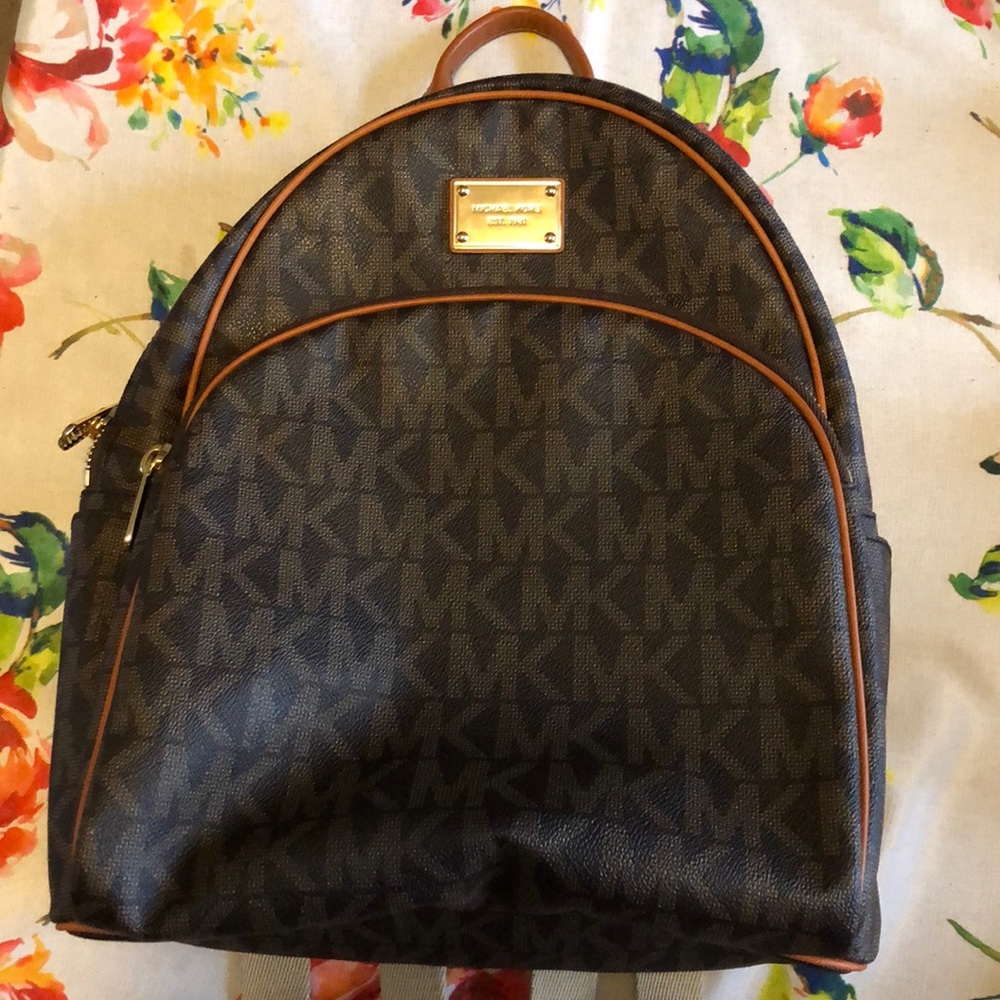 Michael Kors Abbey Large Backpack Signature Brown